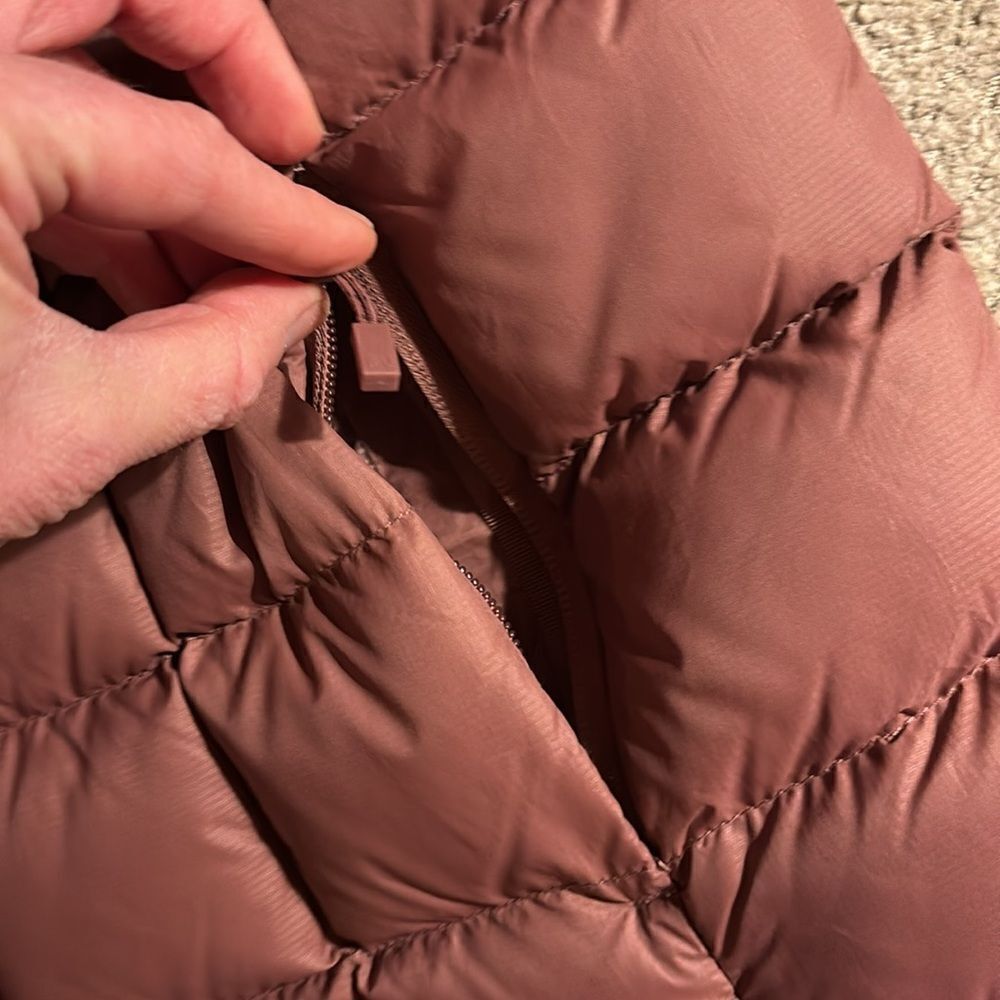 AK Burton Rose Down quilted Vest like new - Picture 9 of 16